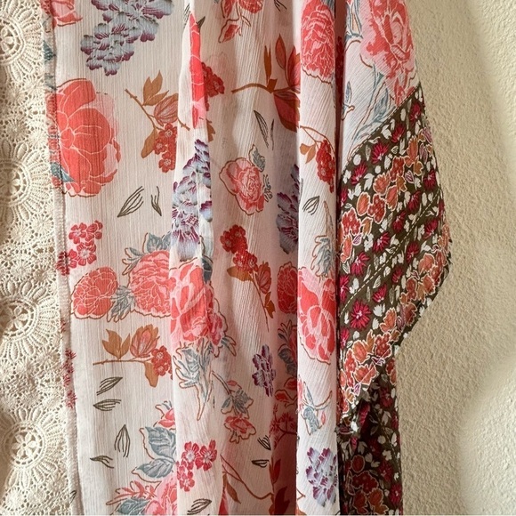 Time and Tru Sheer Kimono Shawl Mixed Floral Print Women One Size - Picture 9 of 10